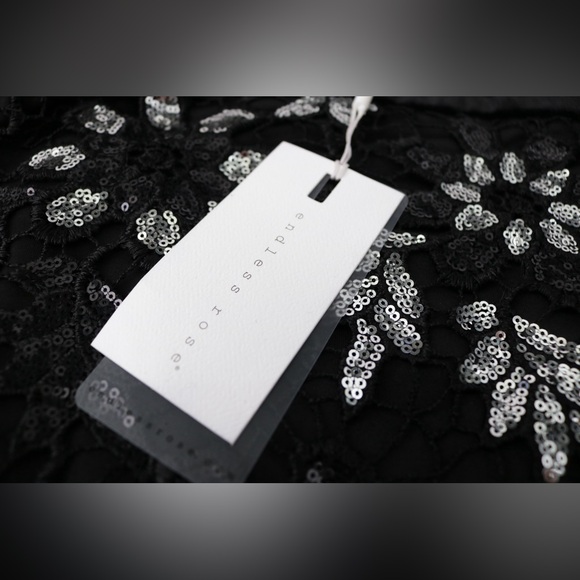 NWT- Endless Rose sequin mini skirt in size large - Picture 3 of 5